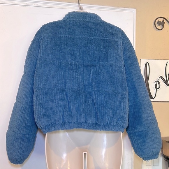 WILD FABLE BLUE FAUX FUR JACKET - Picture 3 of 12